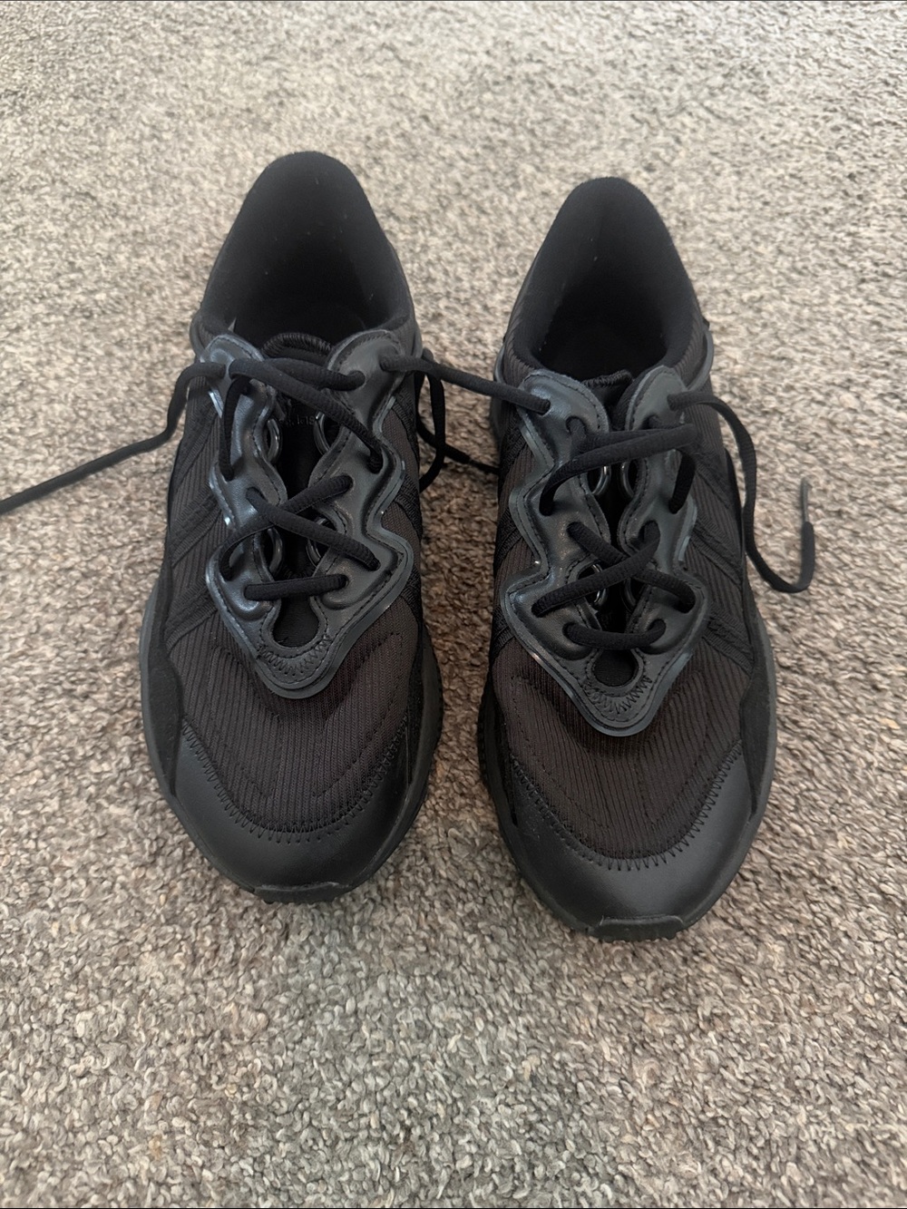 adidas Men's Black Low-Top Athletic Sneakers